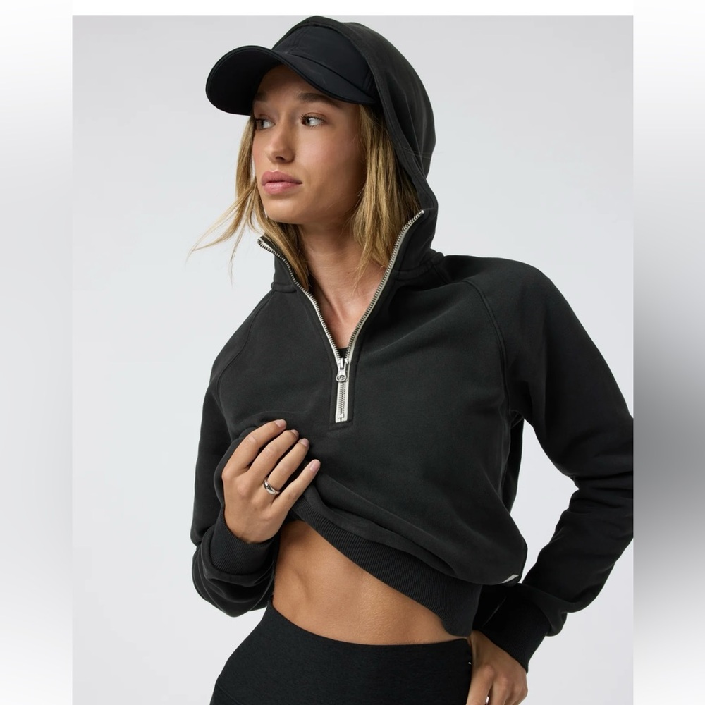 Vuori Restore Half Zip in washed black. Worn once.